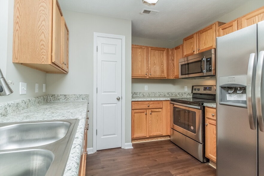 Building Photo - 1449 Westview Dr