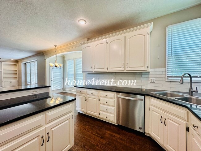 Building Photo - Blue Valley Schools, Walking Distance to Elementary School and Neighborhood Pool!