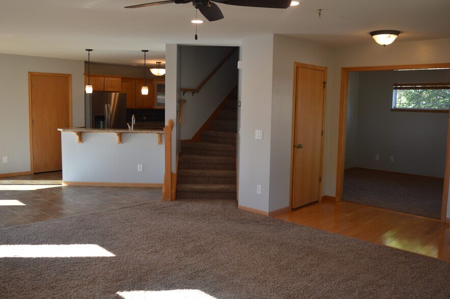 Building Photo - 8921 Snowberry Ln