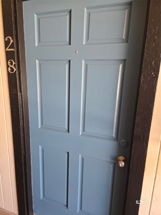 Building Photo - 301 Avondale St