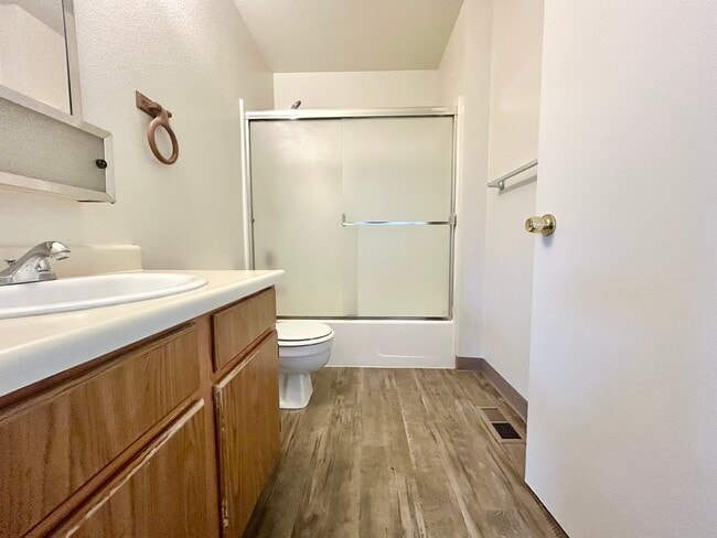 Building Photo - 1183 Town House Cir