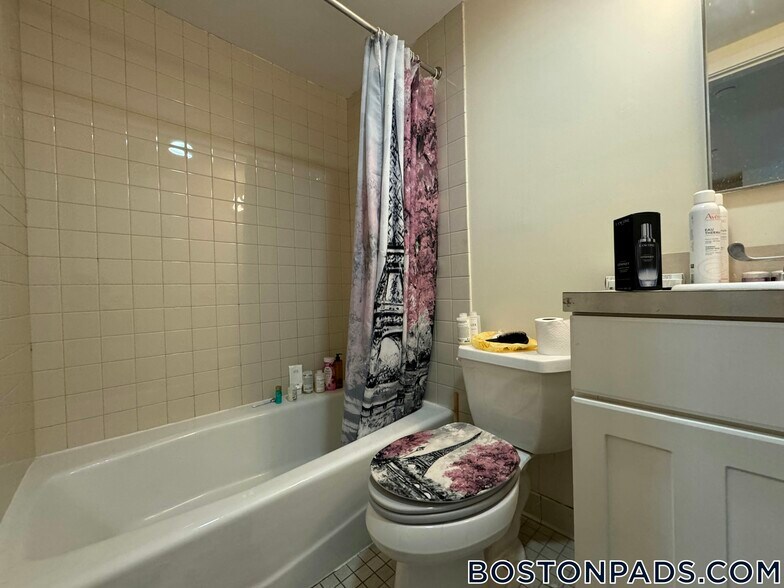 Building Photo - 40 Boylston St