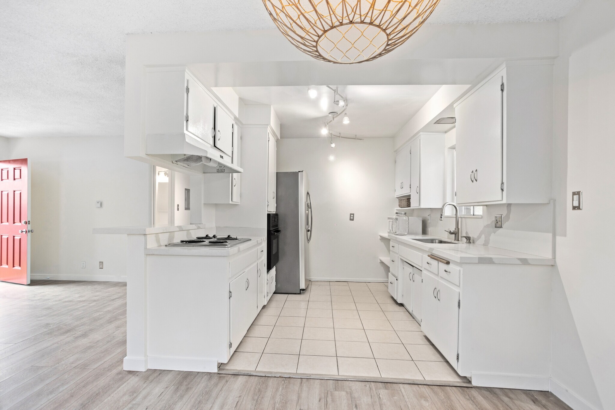 Kitchen - 5175 Topanga Canyon Blvd