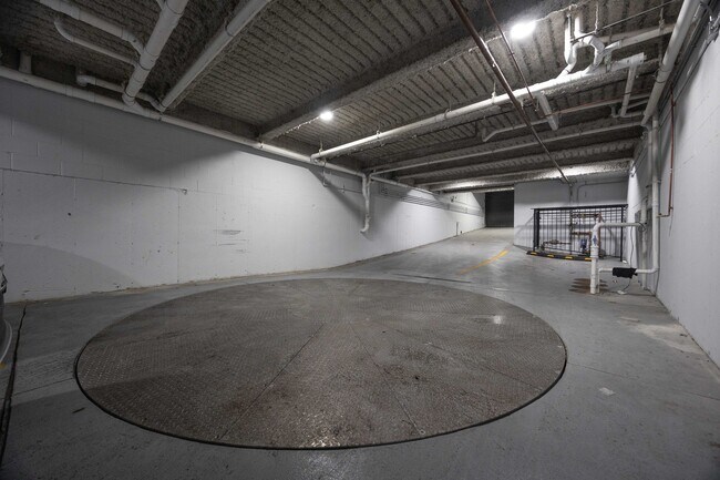 Building Photo - 3253 N Elston Ave