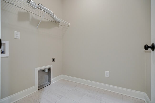 Building Photo - 2576 Wellesley Square Dr