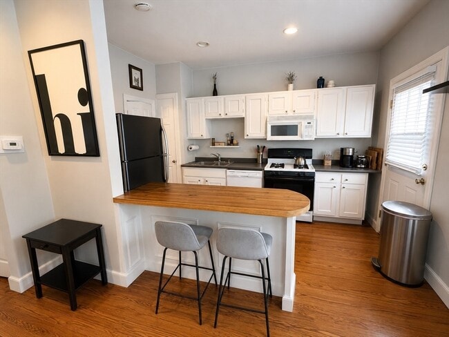 Building Photo - 3 K Street Pl