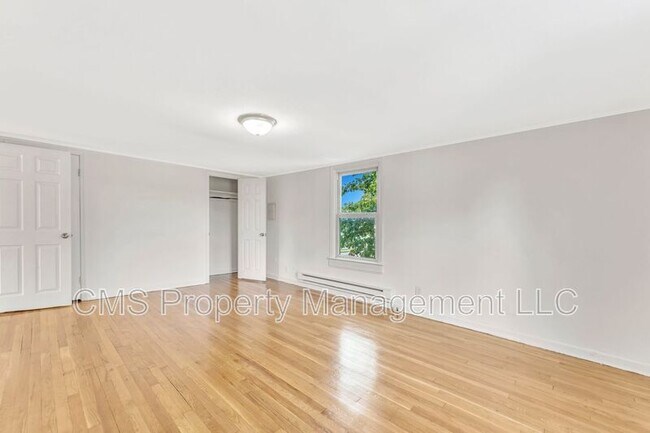 Building Photo - 37 Hooker St