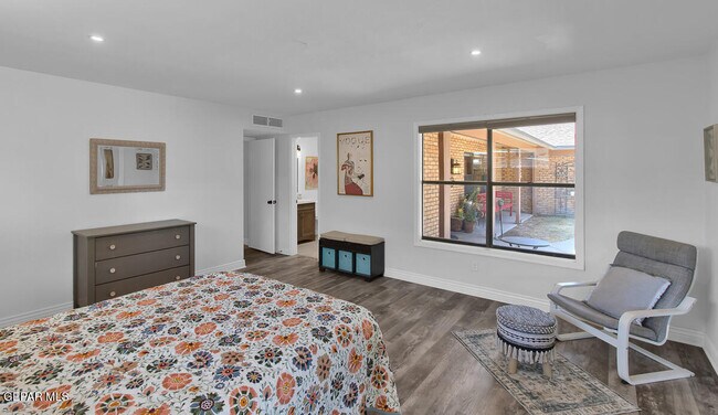 Building Photo - 779 Clay Ct