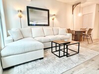 Building Photo - 425 W Beech St