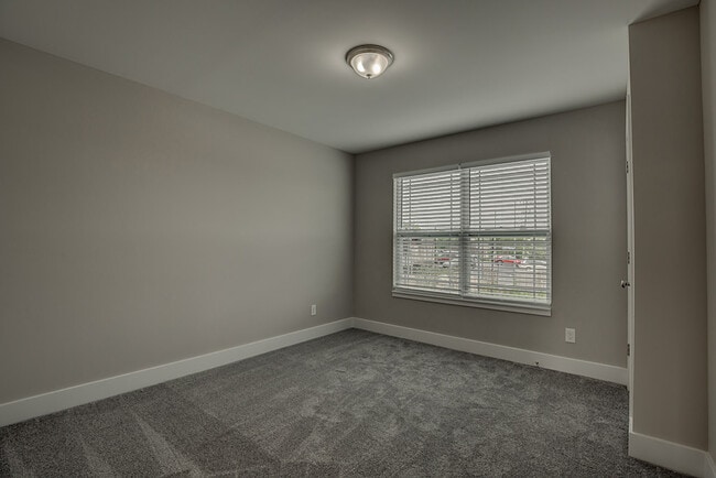 Building Photo - 2317 Anderson Rd