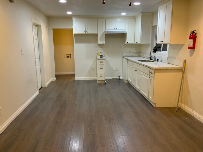 Full Inside View - 5608 Naomi Ave