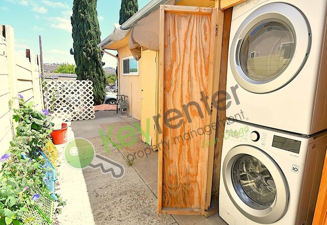 Building Photo - Duplex in Lemon Grove | Minutes from CA-94 FWY Acces