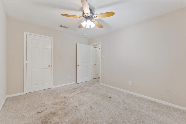 Building Photo - 23806 Spring Way Dr