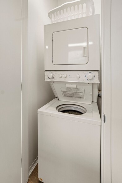 Building Photo - 1443 S State St