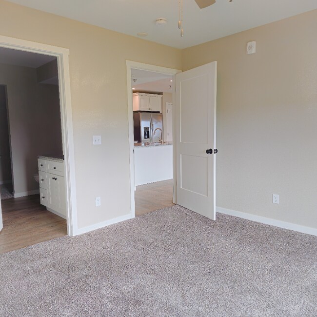 Building Photo - 7036 Crosvik Ct