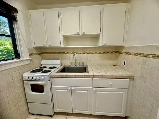 Building Photo - 3712 Anderson Rd