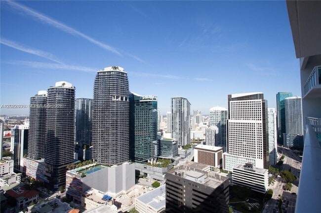 Building Photo - 951 Brickell Ave