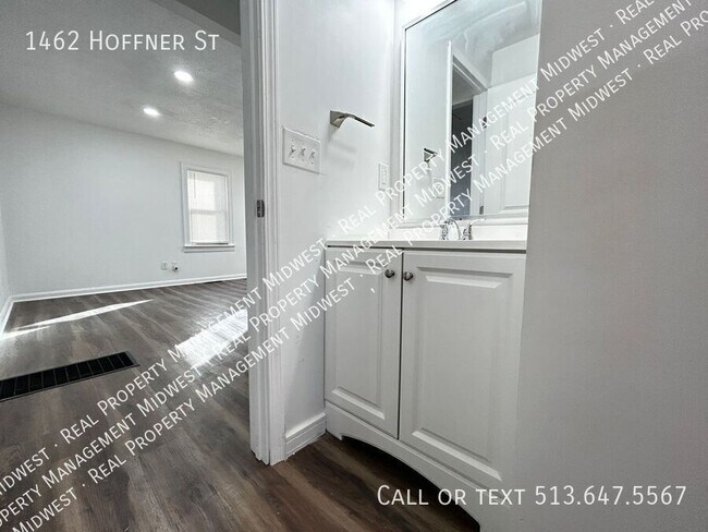 Building Photo - 1462 Hoffner St