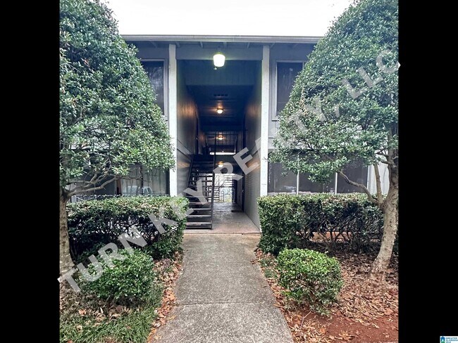 Primary Photo - 417 Skyview Dr