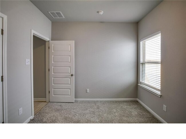 Building Photo - 237 Unforgiven Ln