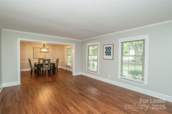 Building Photo - 5110 Chaplin Ln