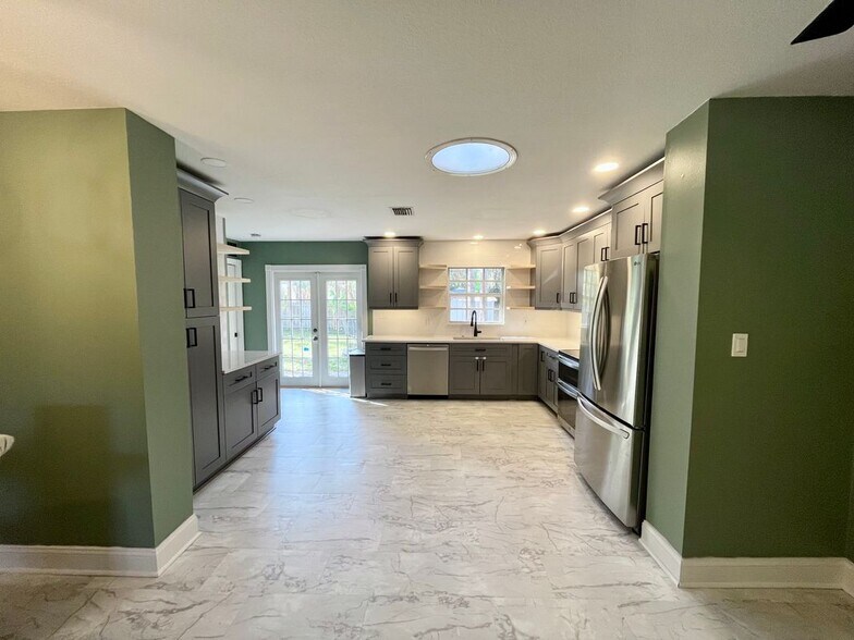 Building Photo - 6326 8th Ave N