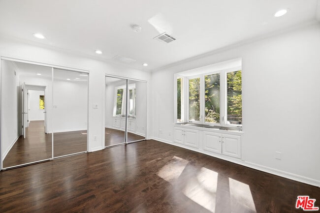 Building Photo - 2461 Jupiter Dr