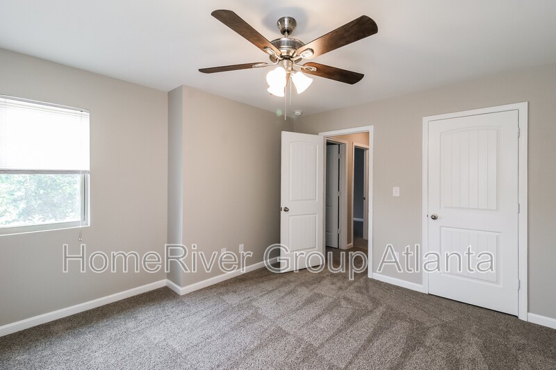 Building Photo - 192 Daisy Cir