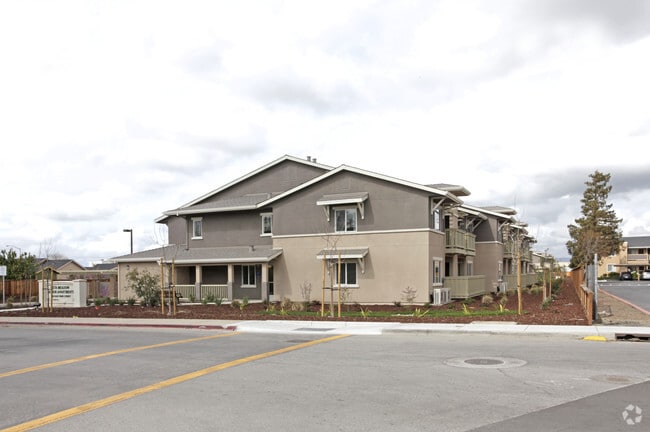 Building Photo - Vista Meadows