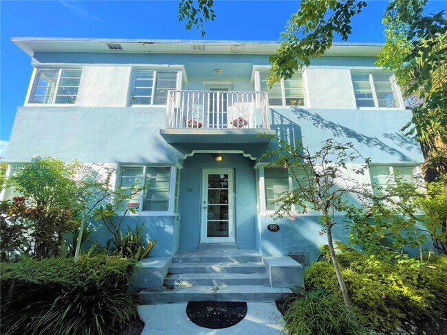 Primary Photo - 969 Bay Dr