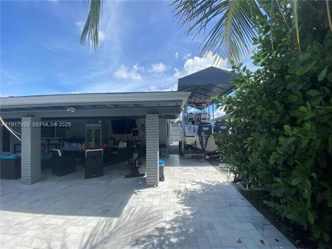 Building Photo - 7010 SW 144th Pl