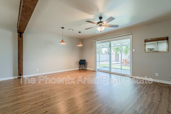 Building Photo - 1102 N 72nd Pl