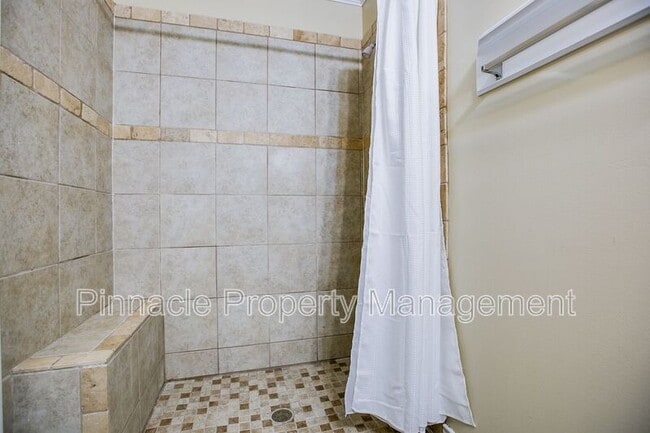 Building Photo - 350 W Ave L