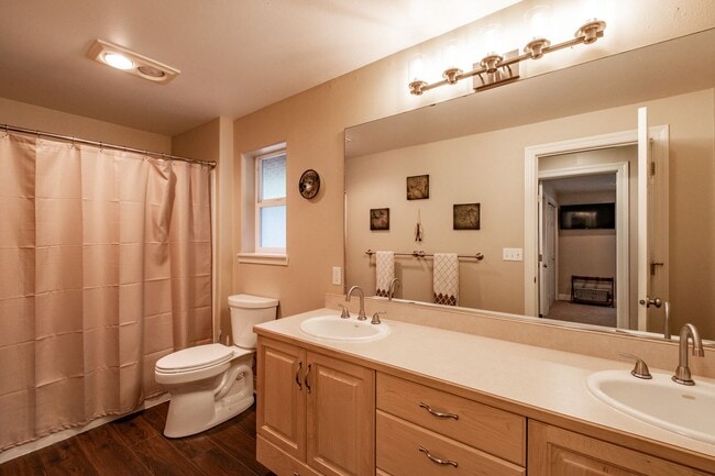 Building Photo - Must See in Bartel’s Canyon View Estates!