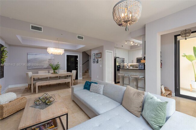 Building Photo - 1650 Galiano St