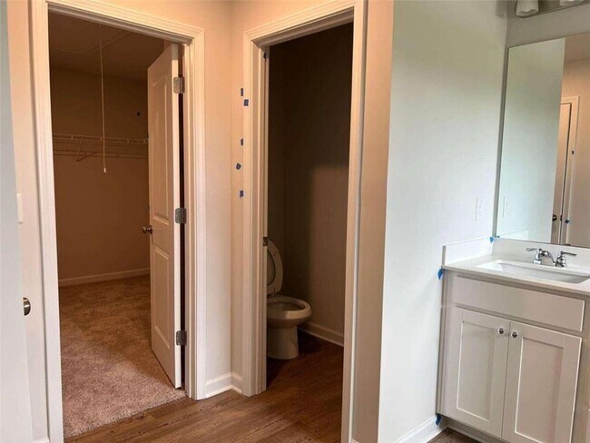 Building Photo - 420 Pt Pl Dr