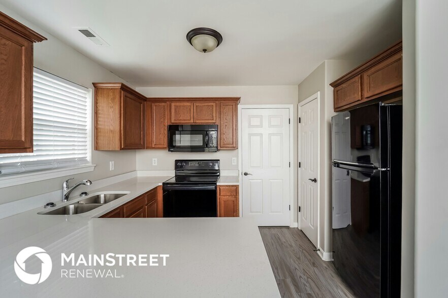 Building Photo - 2825 Horse Trail Rd