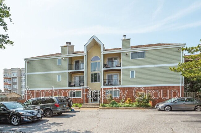 Building Photo - 315 24th St