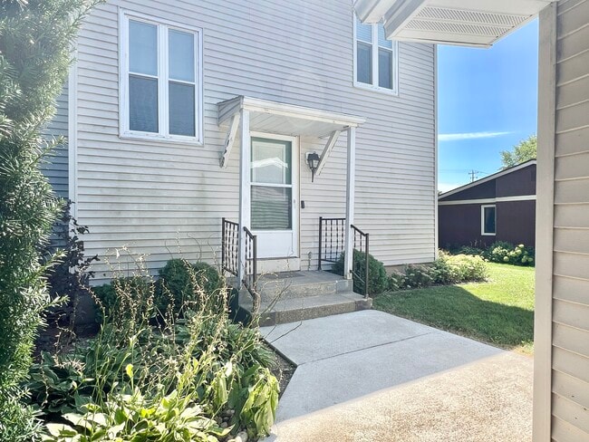 Building Photo - 2640 Blarney Stone Dr
