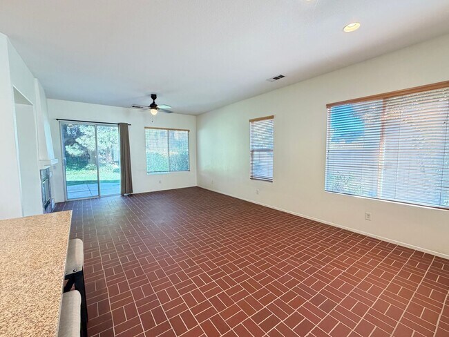 Building Photo - Paseo Del Sol Single Story 4 Bedroom House for Rent