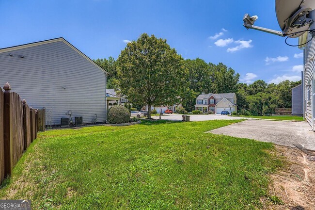 Building Photo - 2310 Vistoria Dr