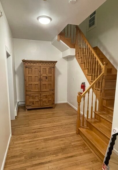 Building Photo - 16 Union St