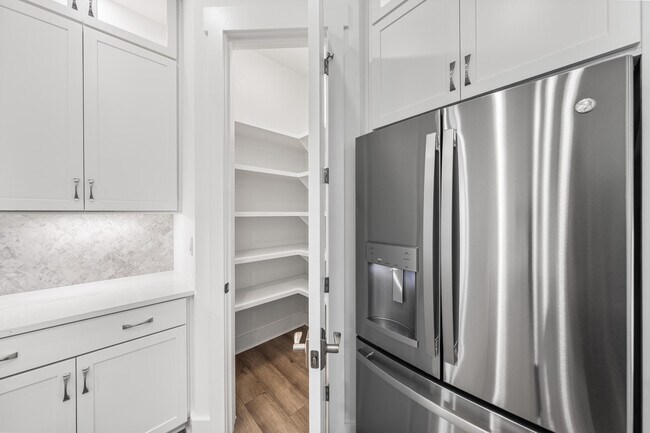 Building Photo - 169 Orman Ct