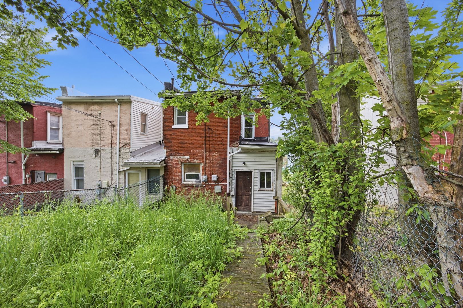 Building Photo - 616 Lillian St
