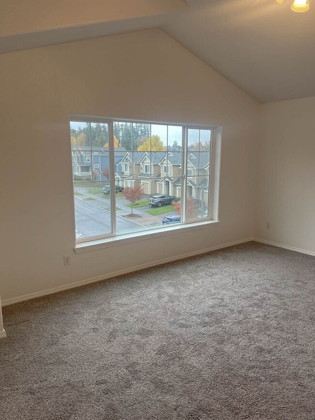 Building Photo - Beautiful West Linn Home in a Quiet, Desirable Neighborhood