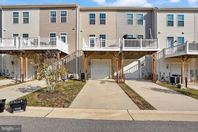 Building Photo - 1731 Dorothy Ln