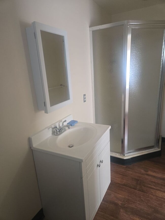 Building Photo - READY TO MOVE IN- MUST SEE - TWO CAR OFF STREET PARKING SPOTS AND UTILITIES PAID