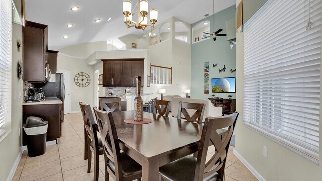Building Photo - 8176 Fan Palm Way