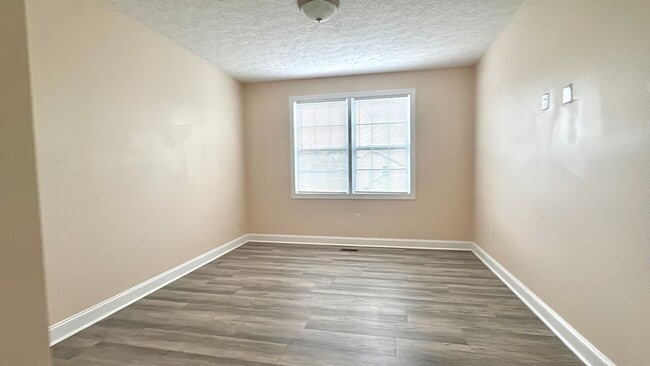 Building Photo - More units and move-in options available.