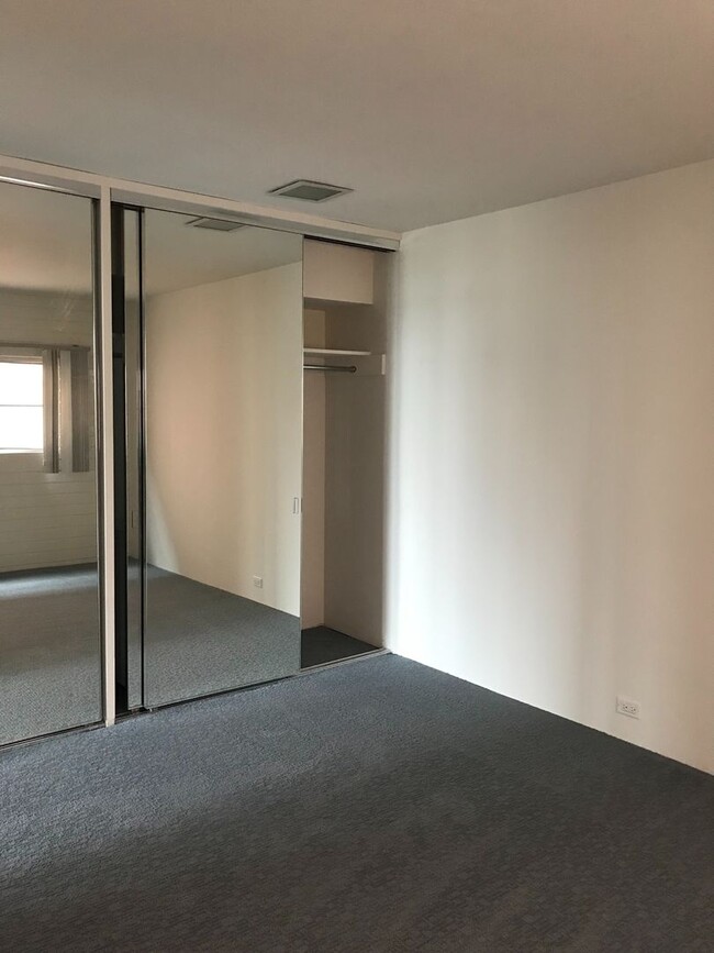 Building Photo - Live Across from Balboa Park- Pet Friendly!!